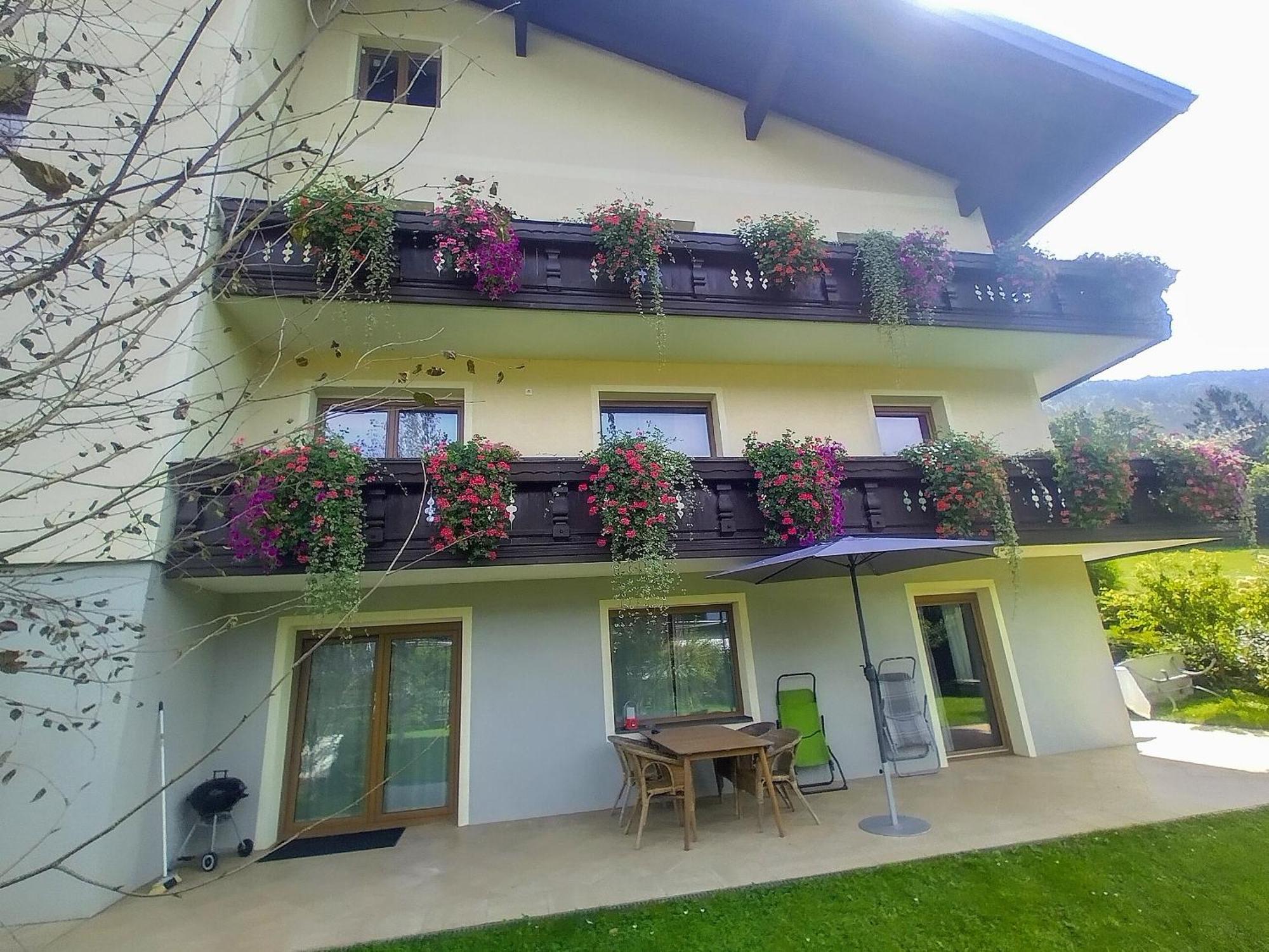 Seeblick-Appartements Ossiach Exterior foto
